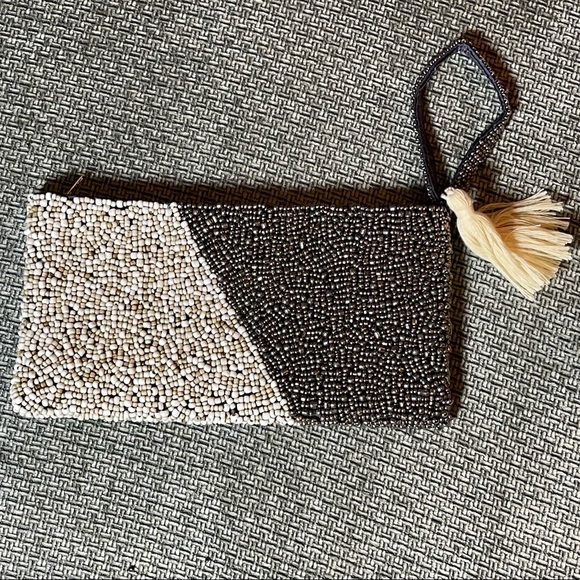 Handmade Beaded Wrislet - Picture 2 of 6